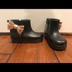 ADORABLE KIDS RAIN BOOTS WITH BOWS